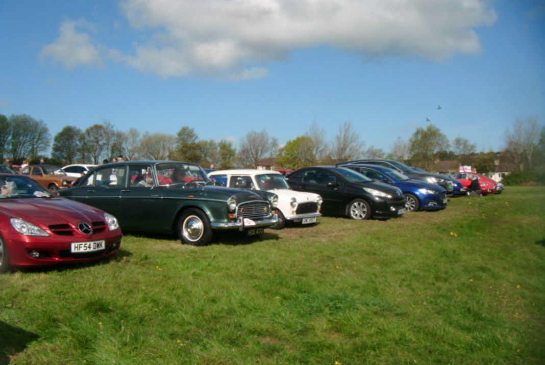 Classic Car Rally stops by Northern